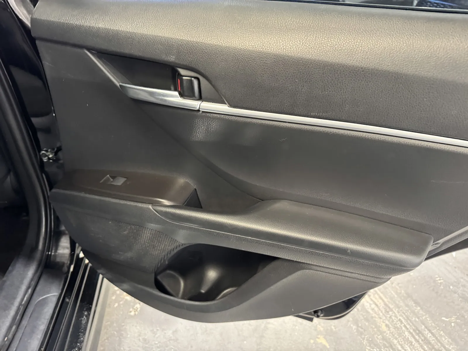 Toyota Camry photo 9
