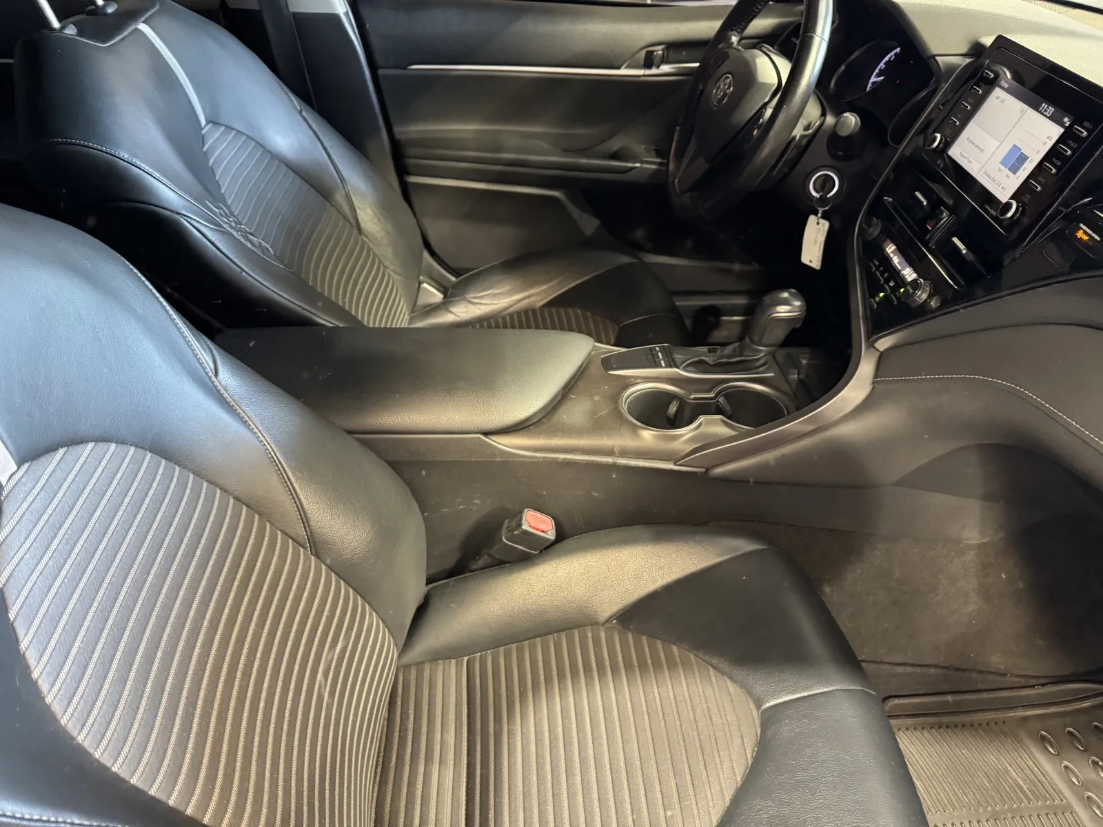 Toyota Camry photo 6