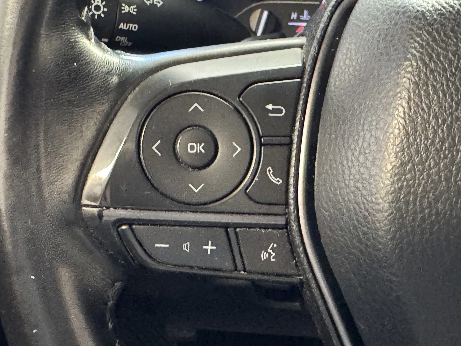 Toyota Camry photo 17