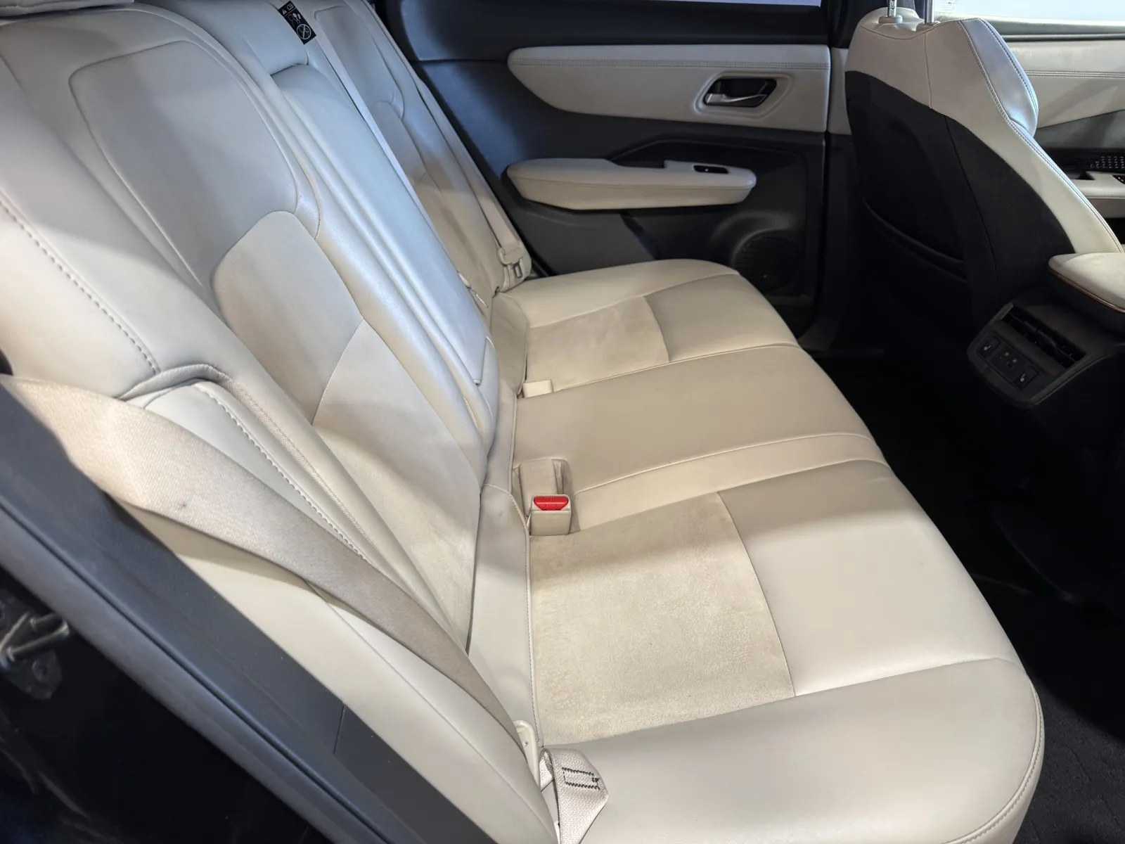 Nissan Ariya photo 8