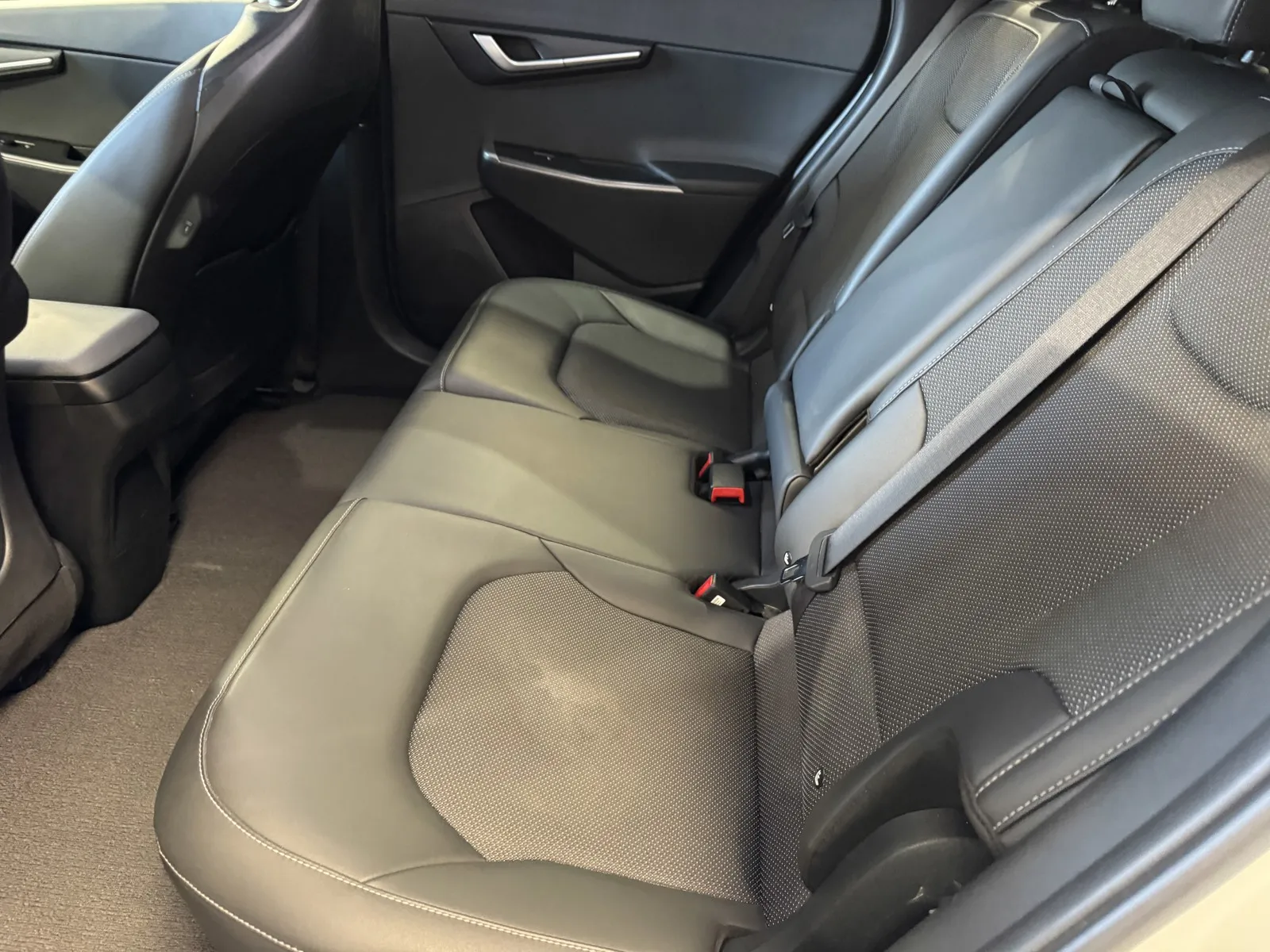 Kia EV6 photo 12