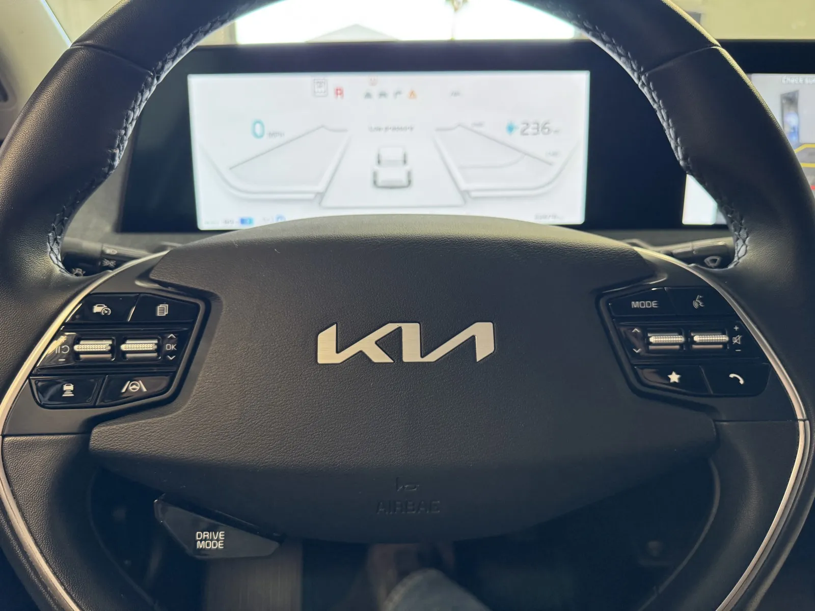 Kia EV6 photo 25