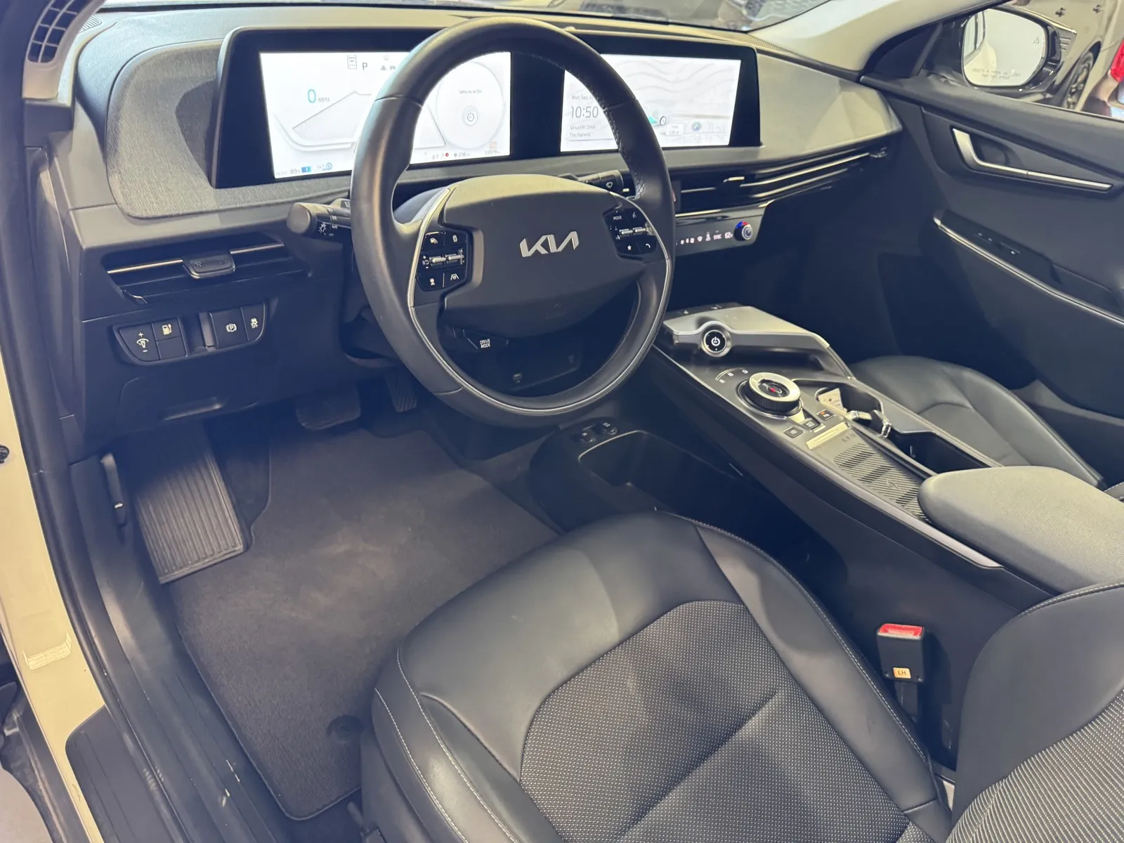 Kia EV6 photo 13