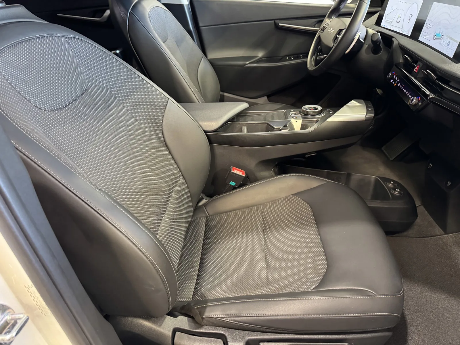 Kia EV6 photo 6