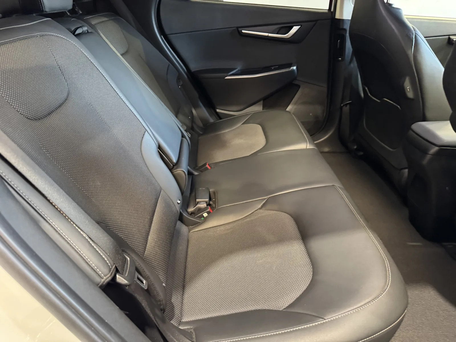 Kia EV6 photo 9