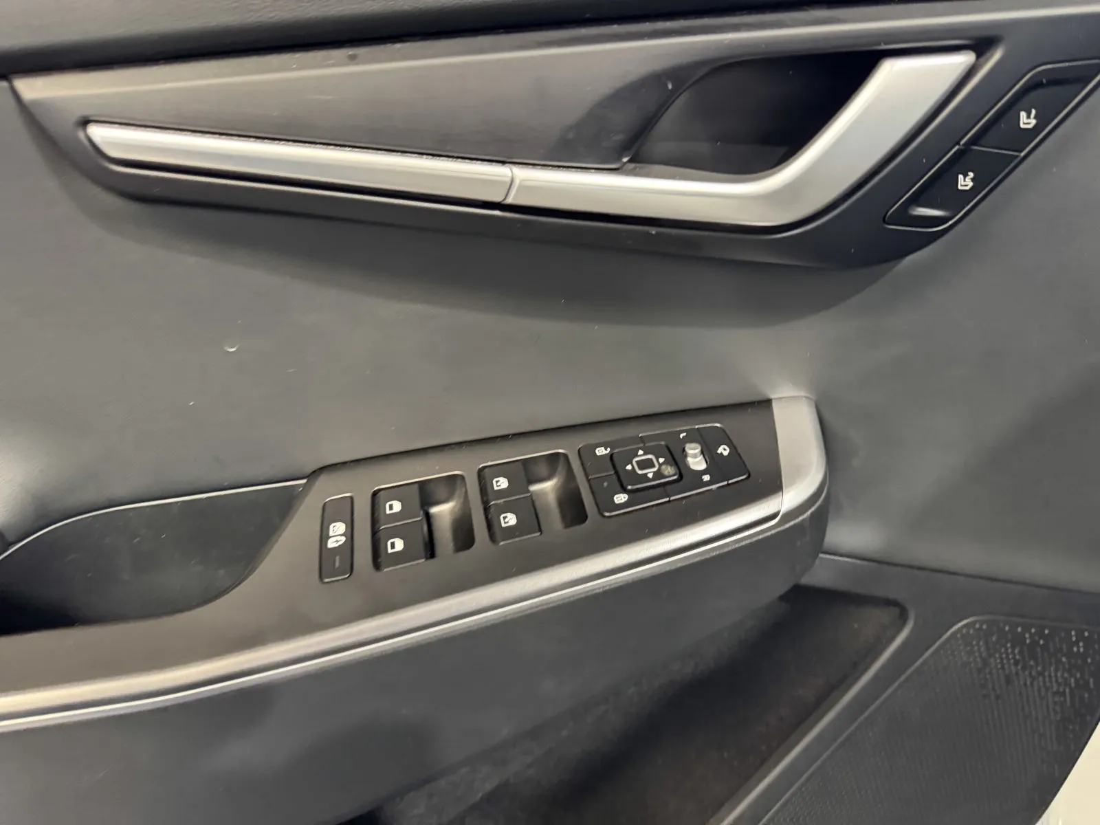 Kia EV6 photo 16