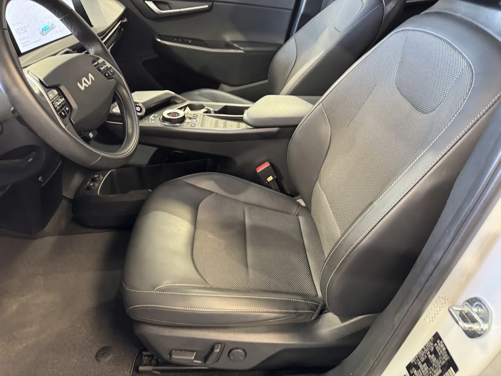 Kia EV6 photo 14