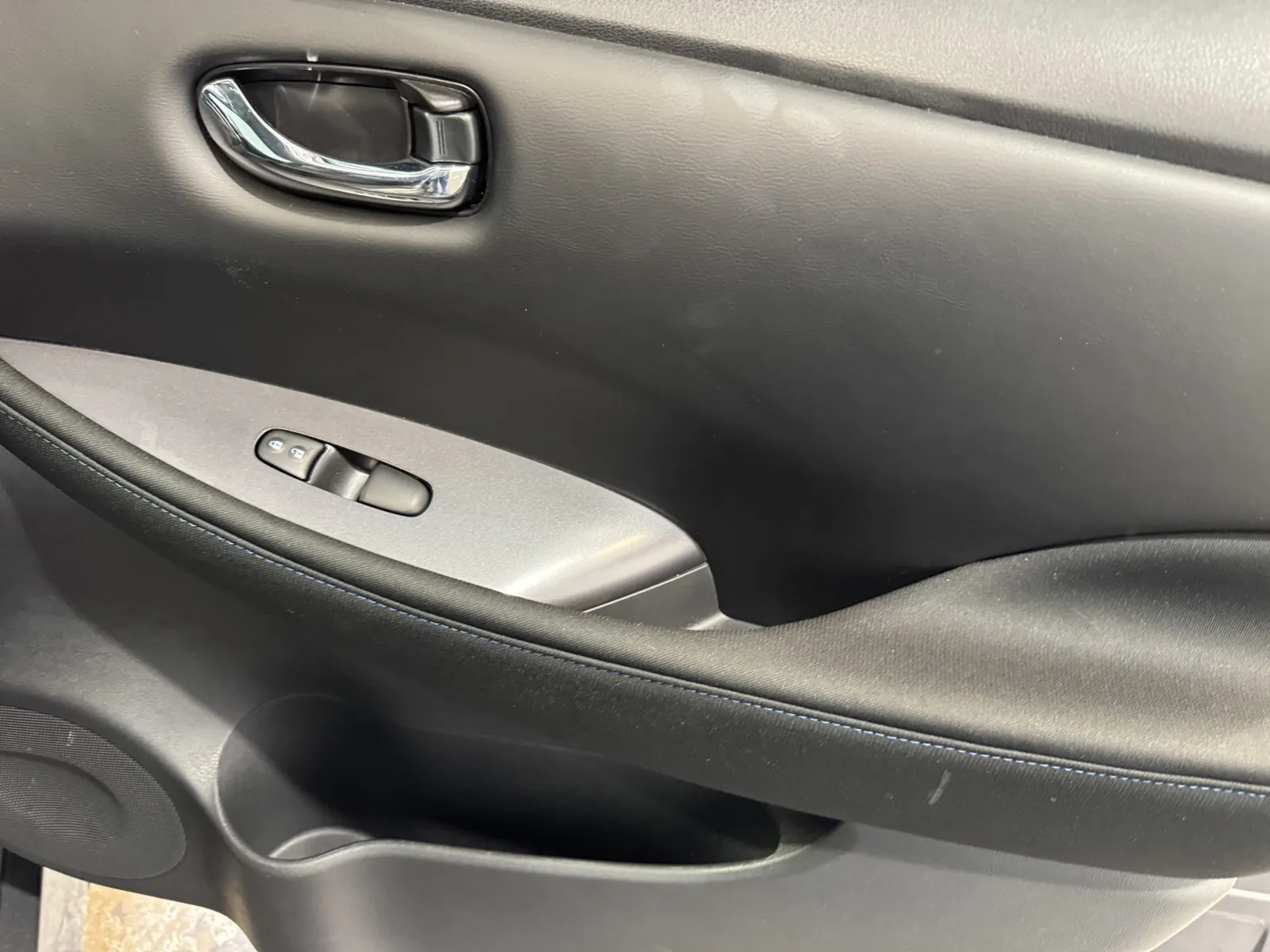 Nissan Leaf photo 7