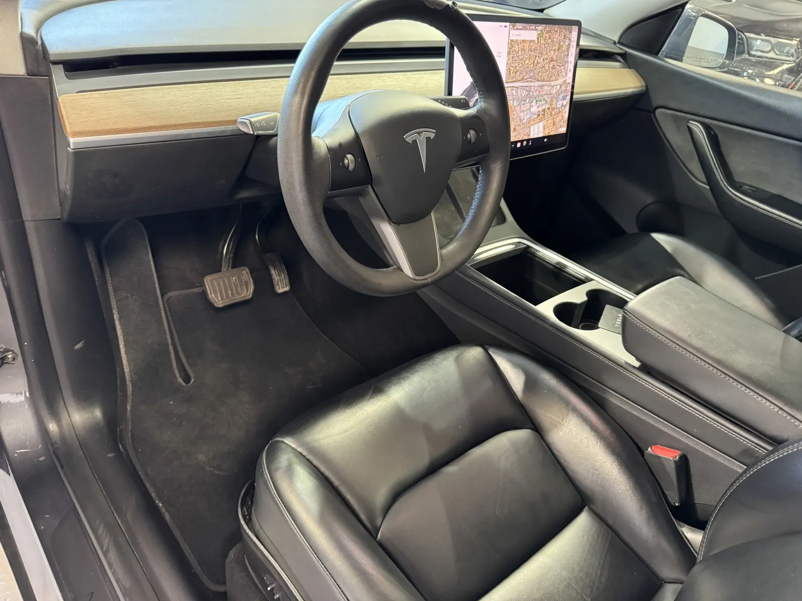 Tesla Model Y photo 11