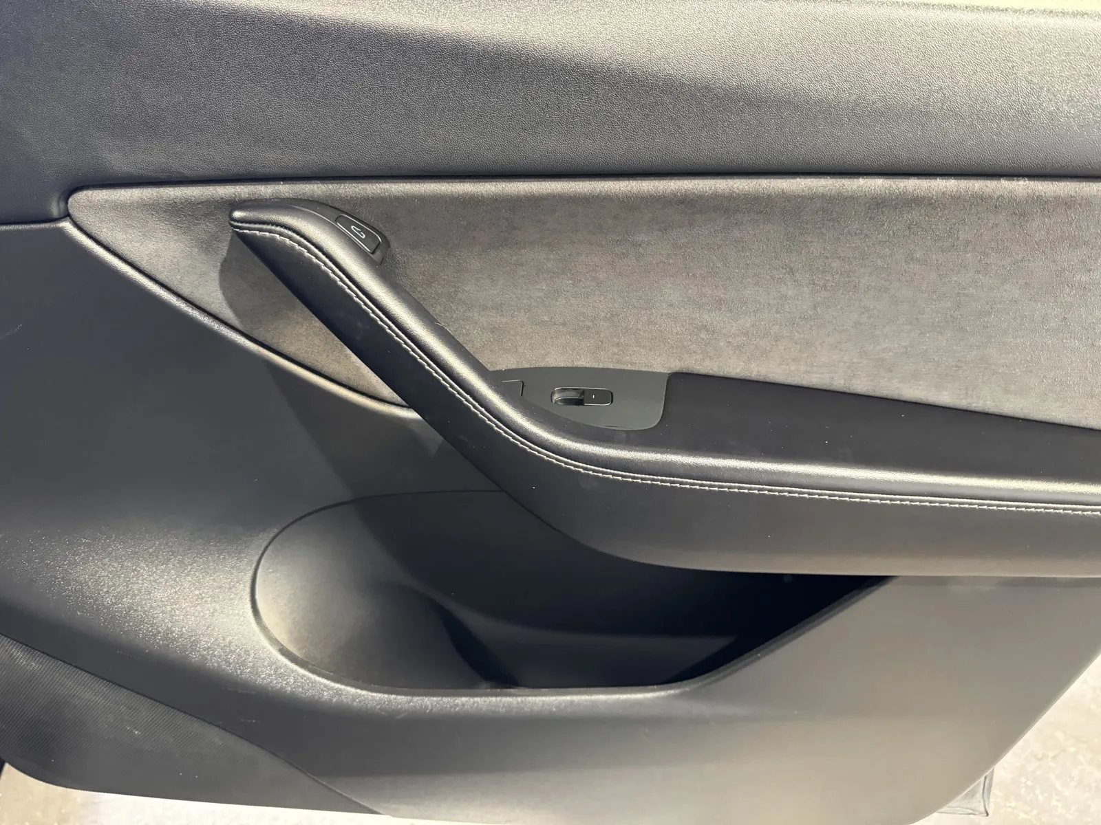 Tesla Model Y photo 7