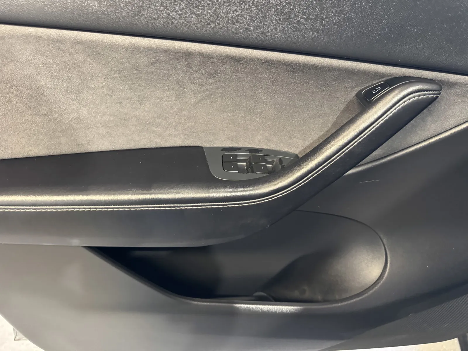 Tesla Model Y photo 13