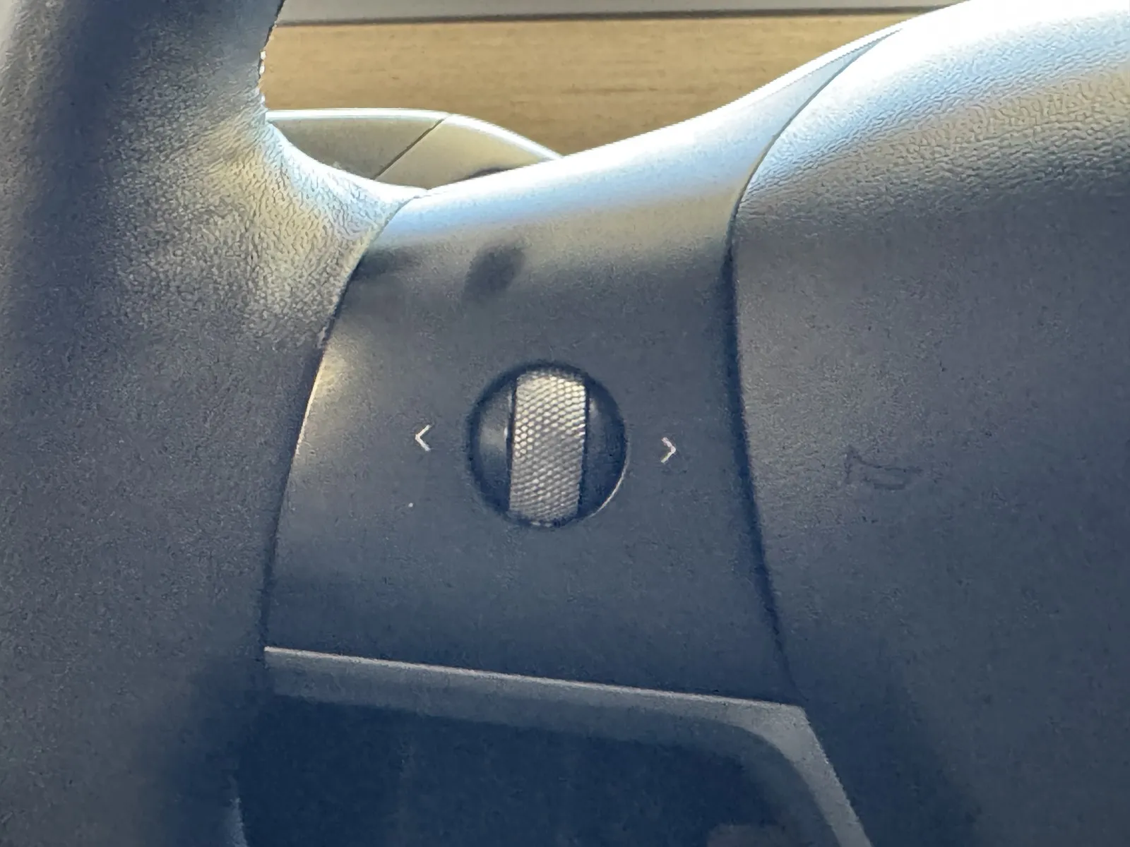 Tesla Model Y photo 17