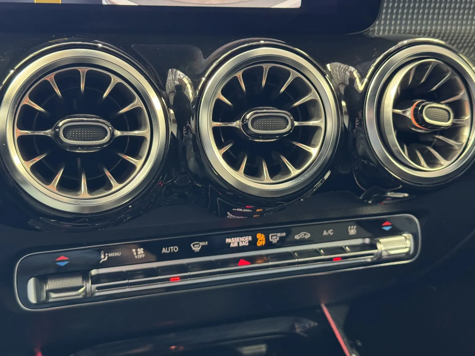 Mercedes-Benz EQB photo 17