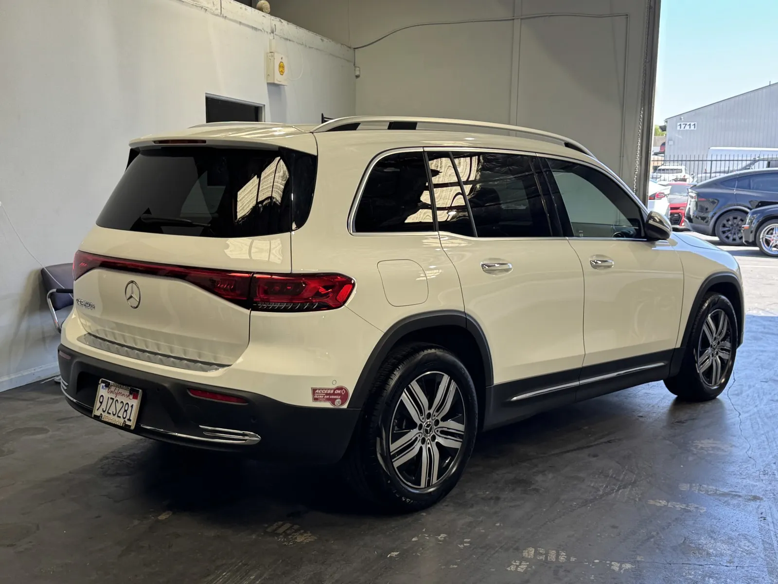 Mercedes-Benz EQB photo 3