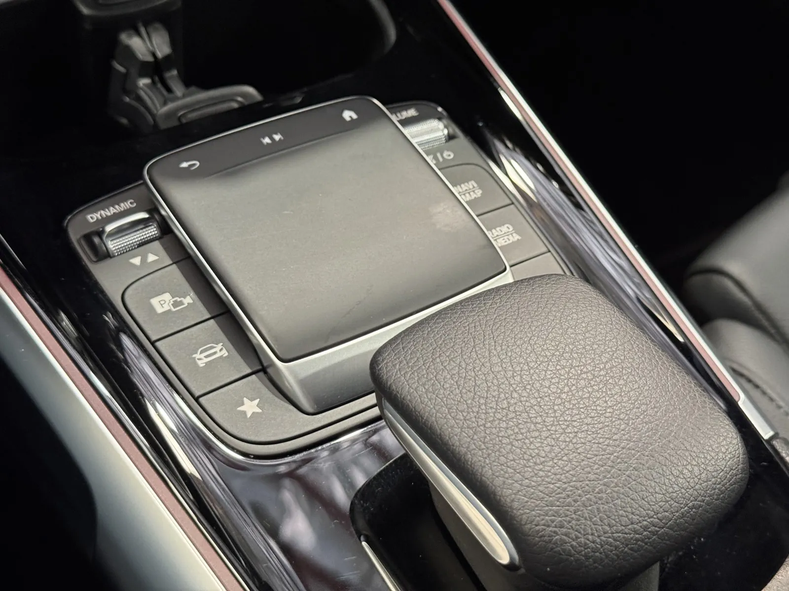 Mercedes-Benz EQB photo 18