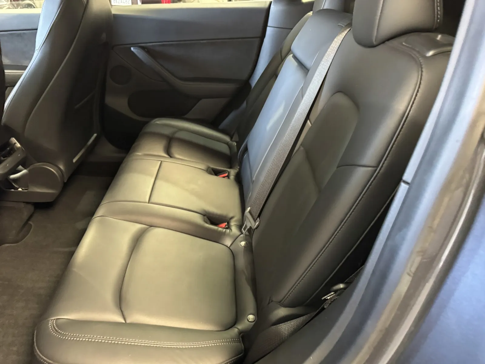 Tesla Model Y photo 10