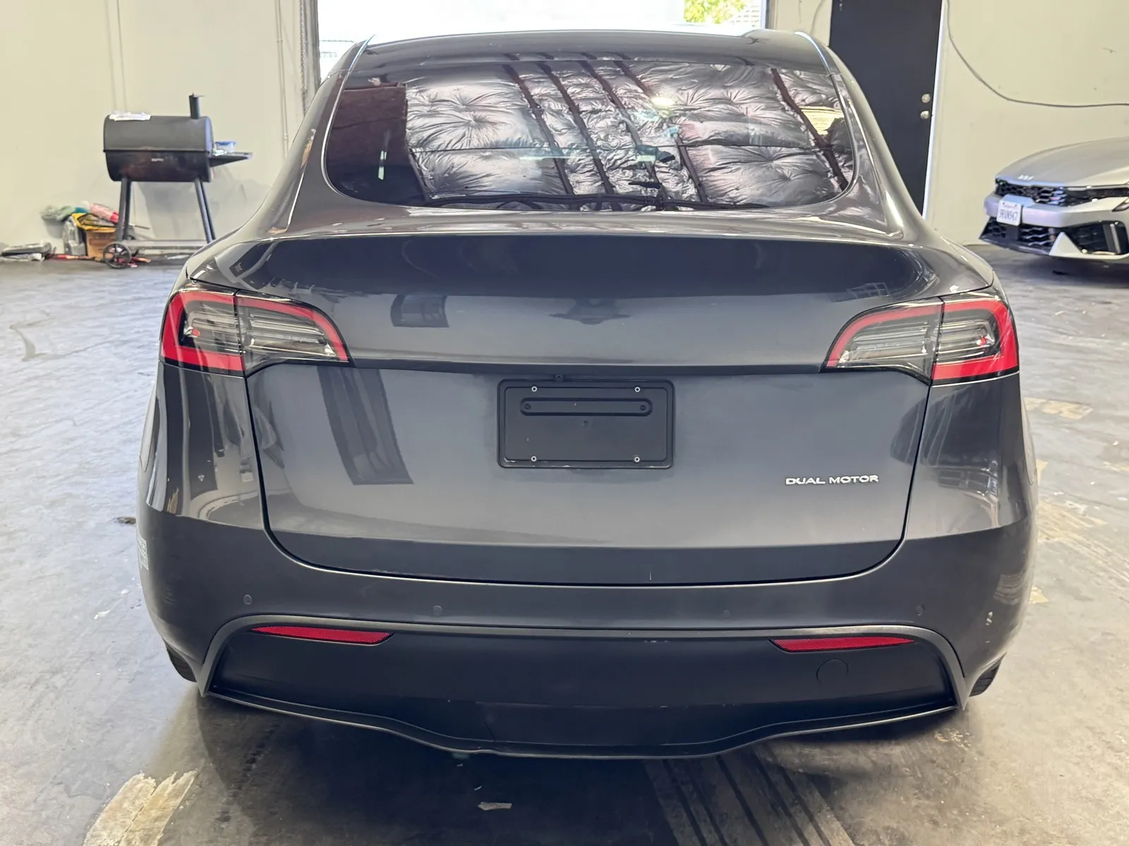 Tesla Model Y photo 3