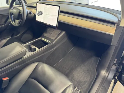 More photos of 2021 Tesla Model Y Long Range at Premium Autos - Norco, CA