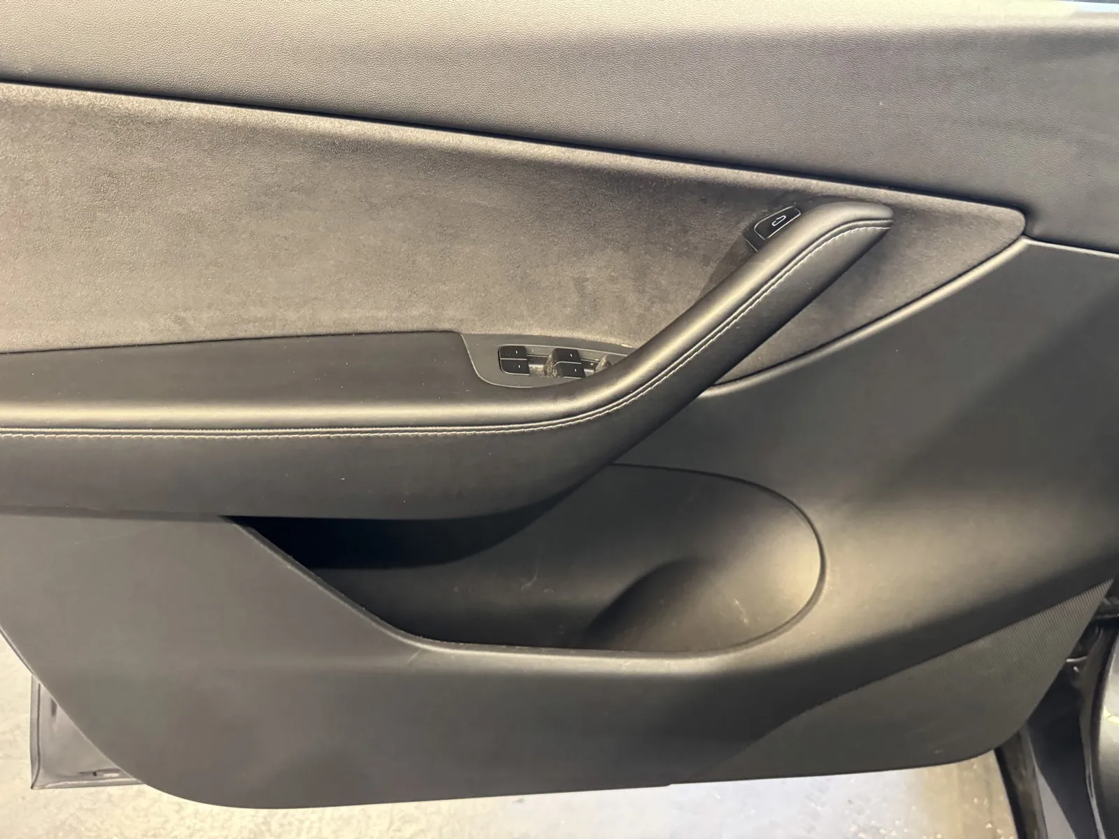 Tesla Model Y photo 13