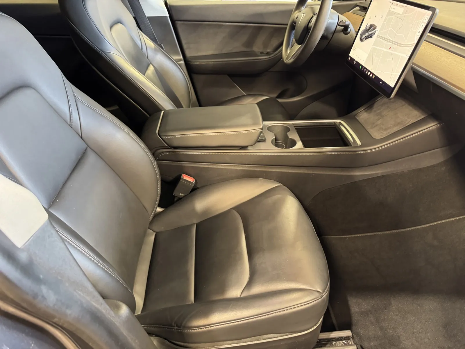 Tesla Model Y photo 6