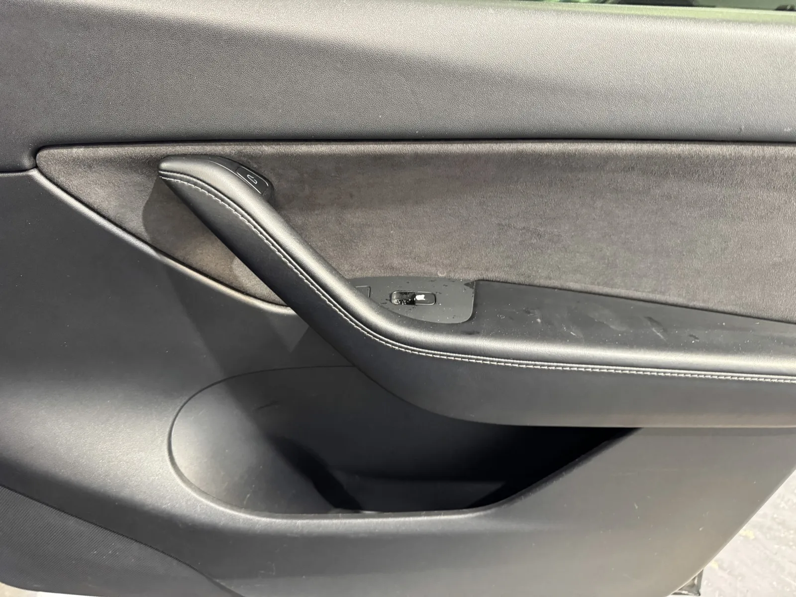 Tesla Model Y photo 7