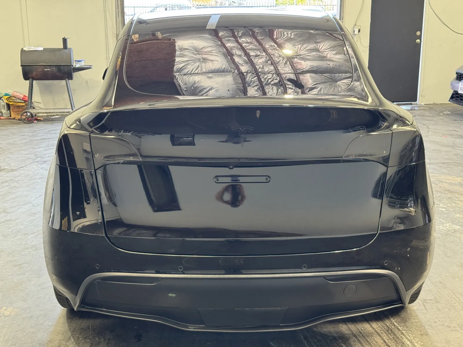 Tesla Model Y photo 3