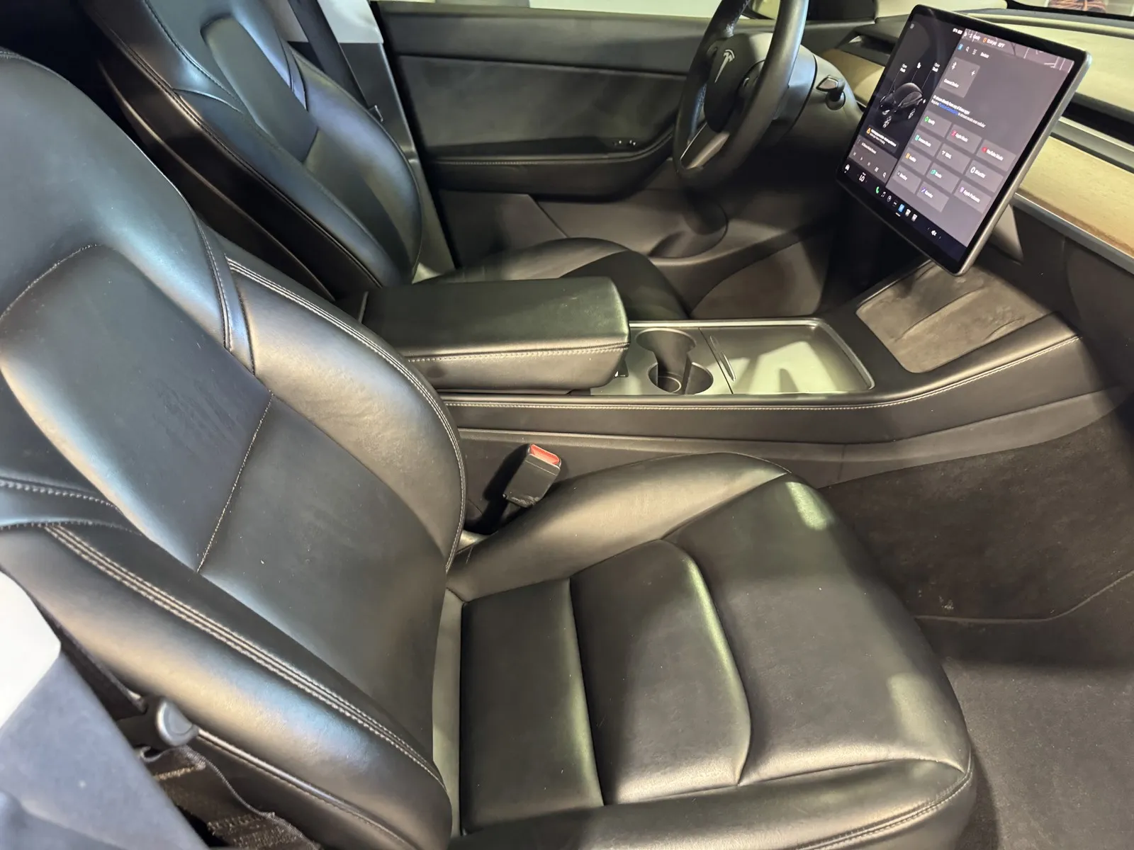 Tesla Model Y photo 6