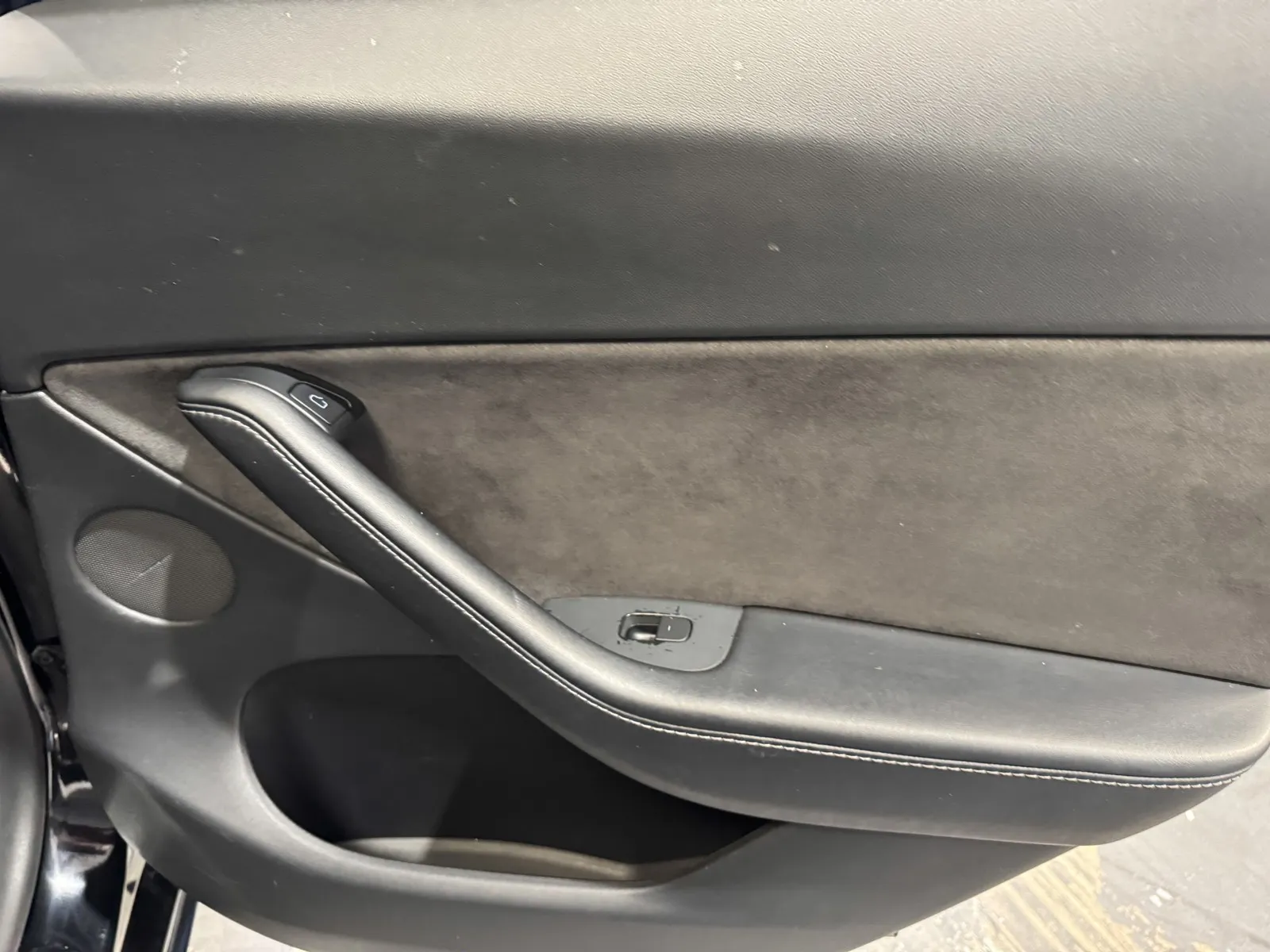 Tesla Model Y photo 9