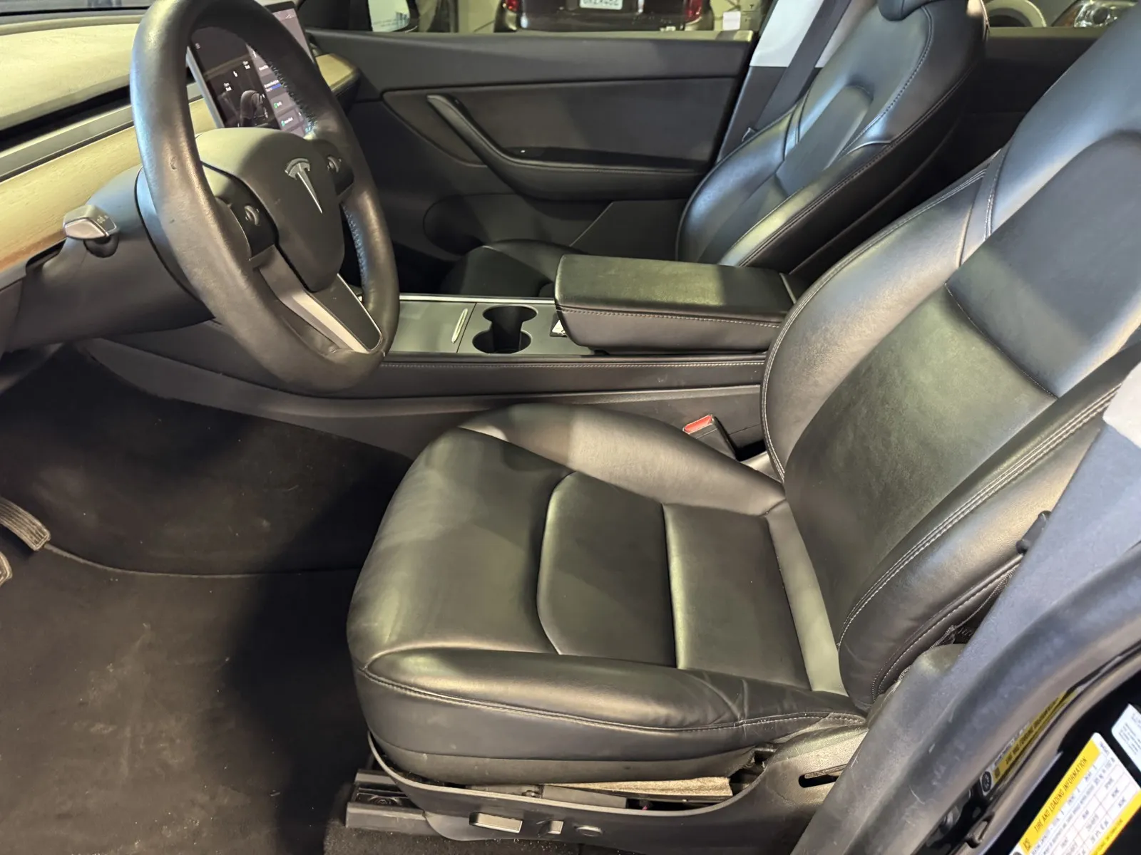 Tesla Model Y photo 12