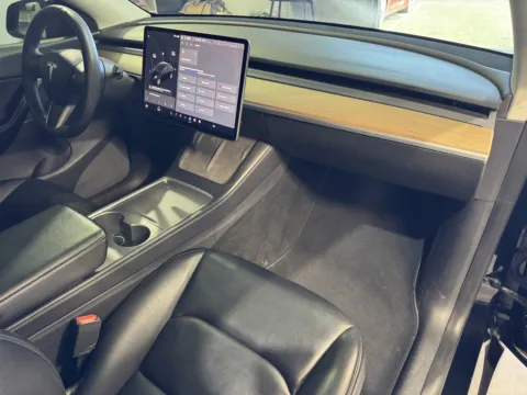 More photos of 2021 Tesla Model Y Long Range at Premium Autos - Norco, CA