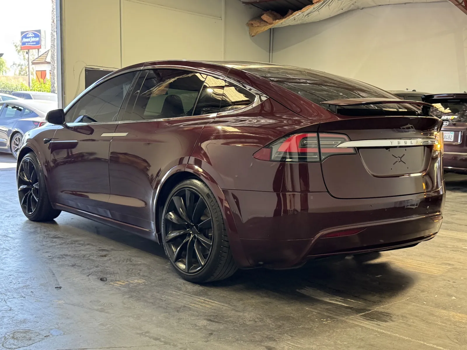 Tesla Model X photo 2