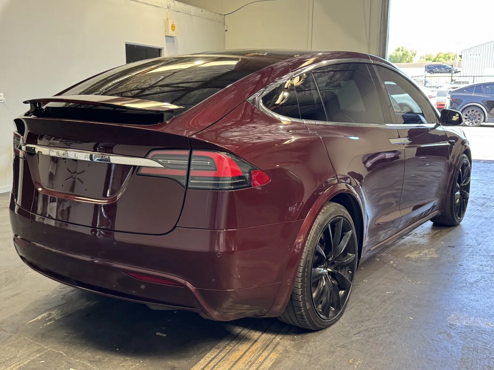 Tesla Model X photo 4