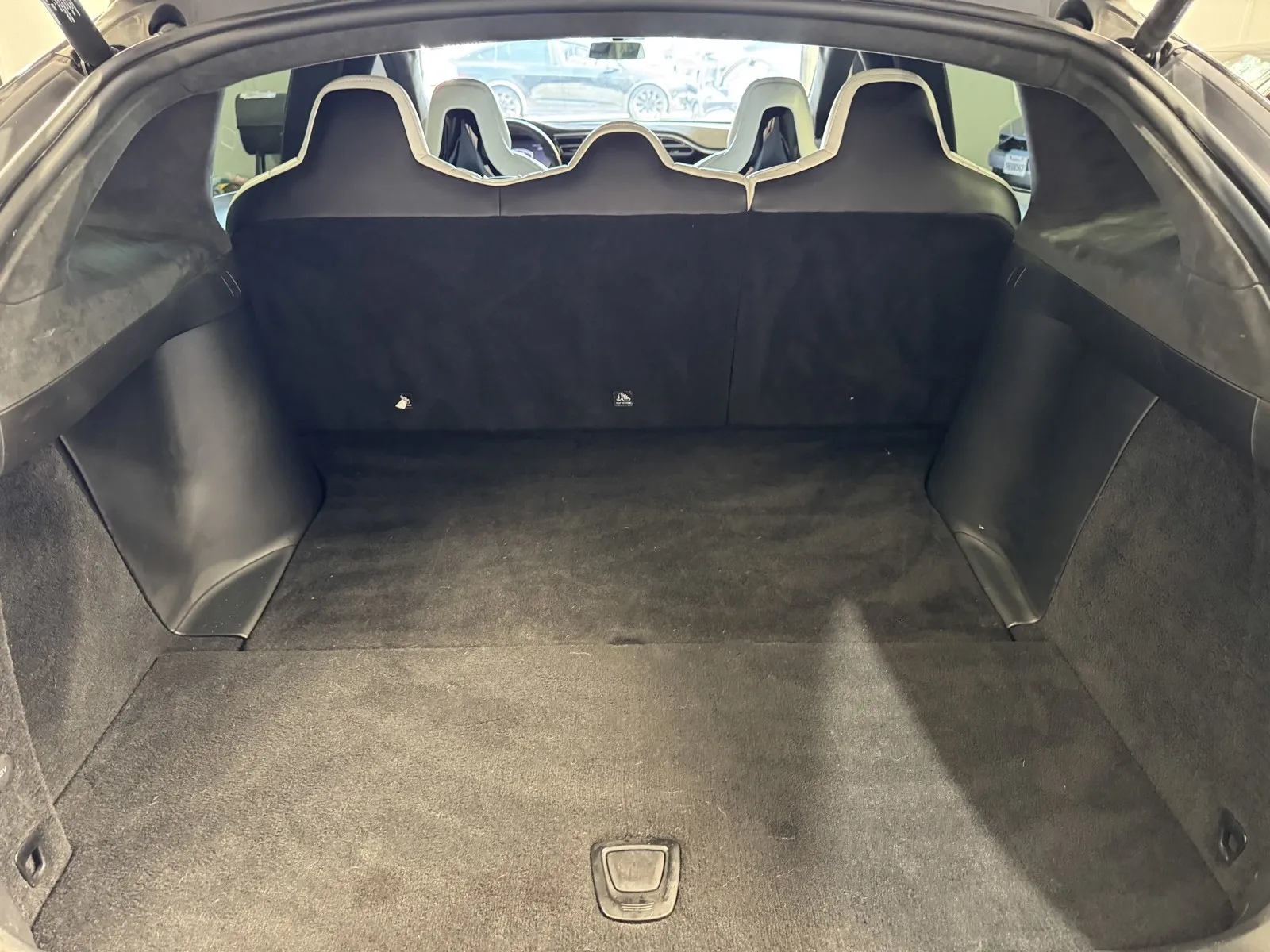 Tesla Model X photo 9