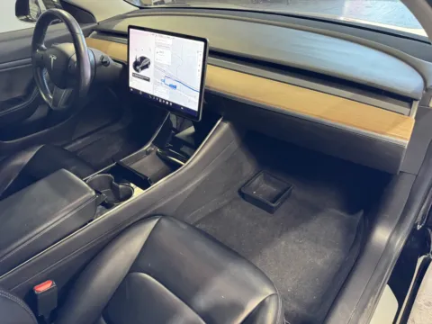 More photos of 2019 Tesla Model 3 at Premium Autos - Norco, CA