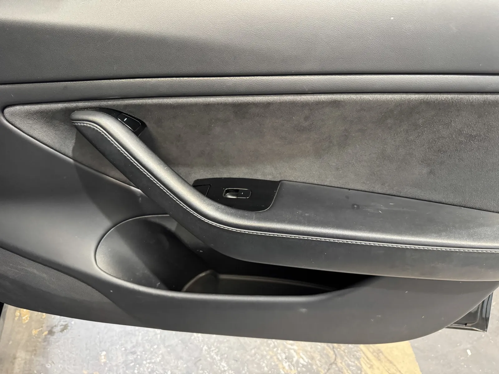 Tesla Model 3 photo 7