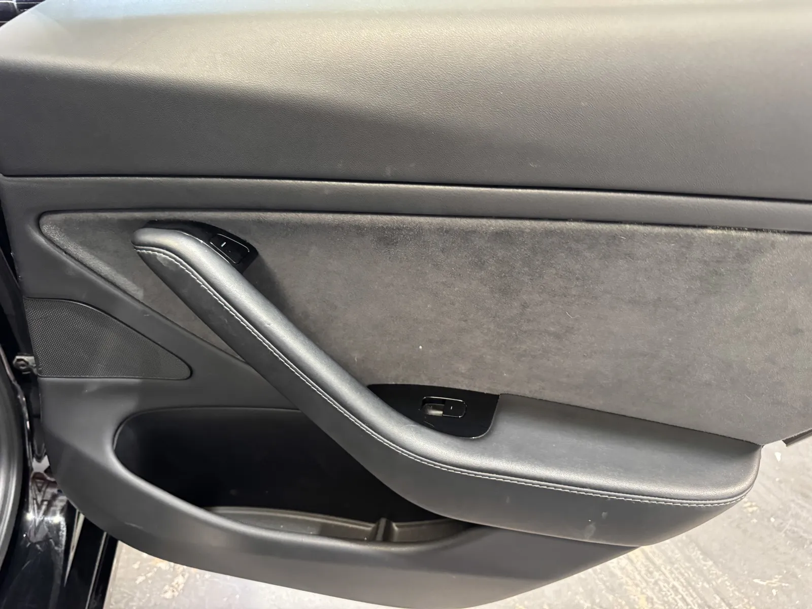 Tesla Model 3 photo 9