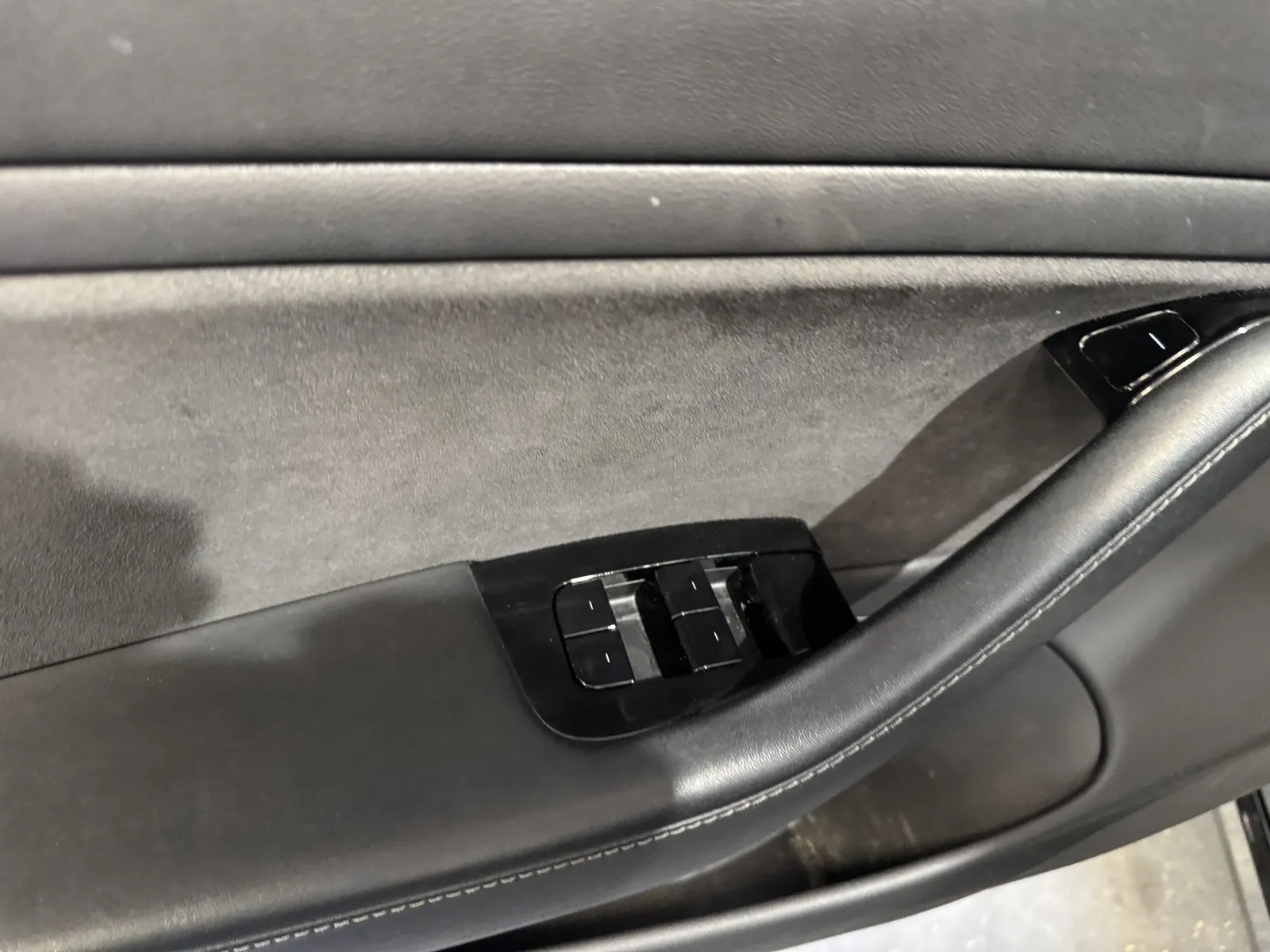 Tesla Model 3 photo 14