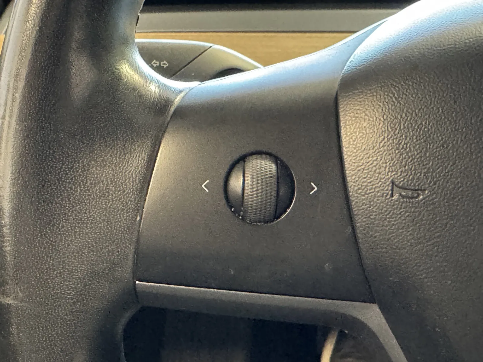 Tesla Model 3 photo 17