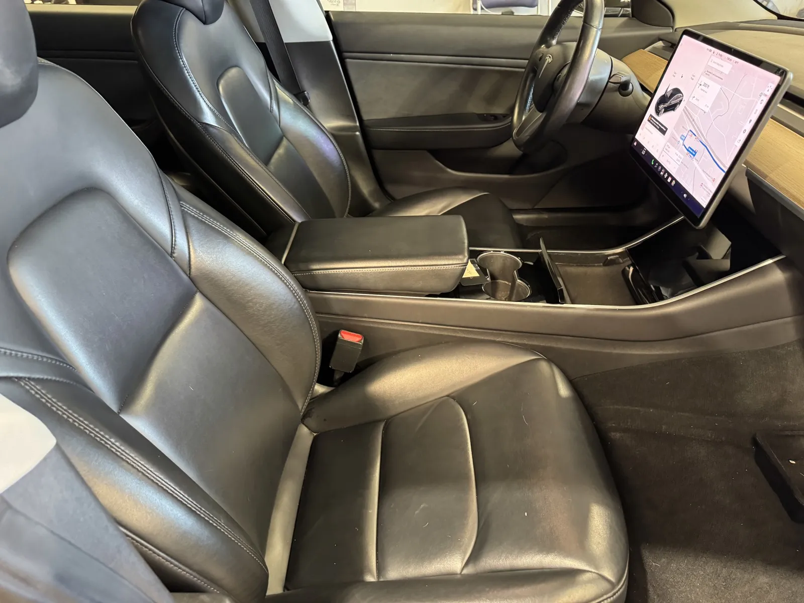 Tesla Model 3 photo 6