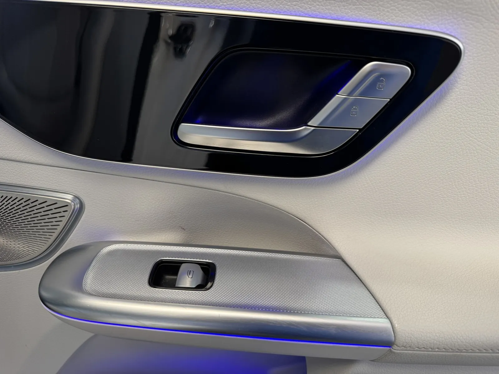 Mercedes-Benz EQE photo 11