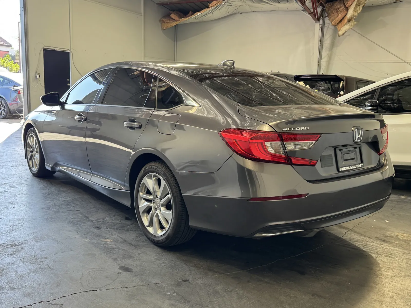 Honda Accord photo 2