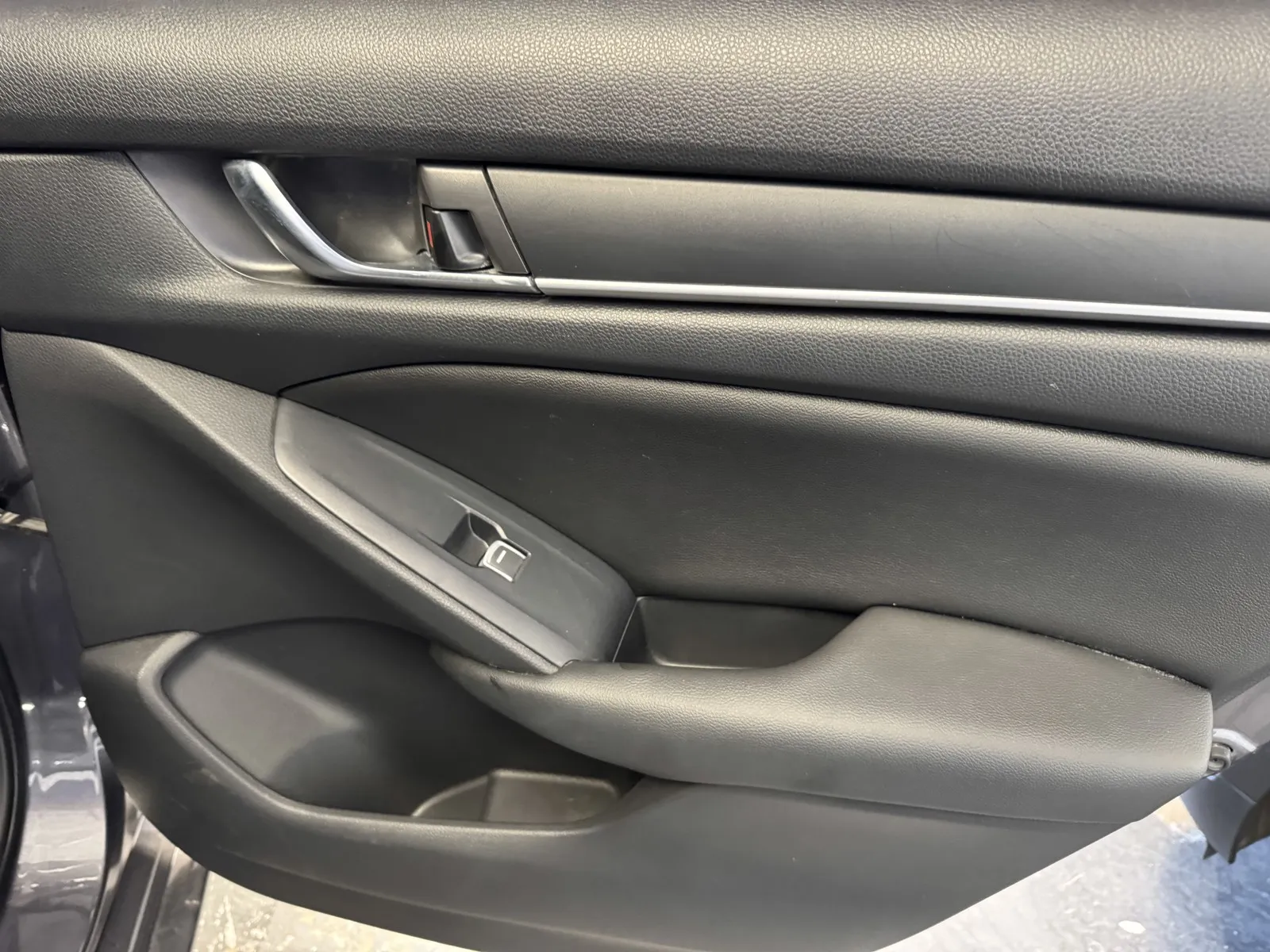 Honda Accord photo 9