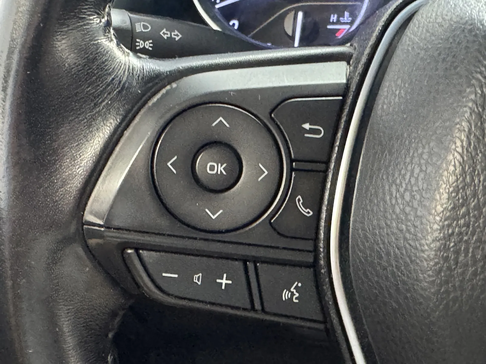 Toyota Camry photo 17