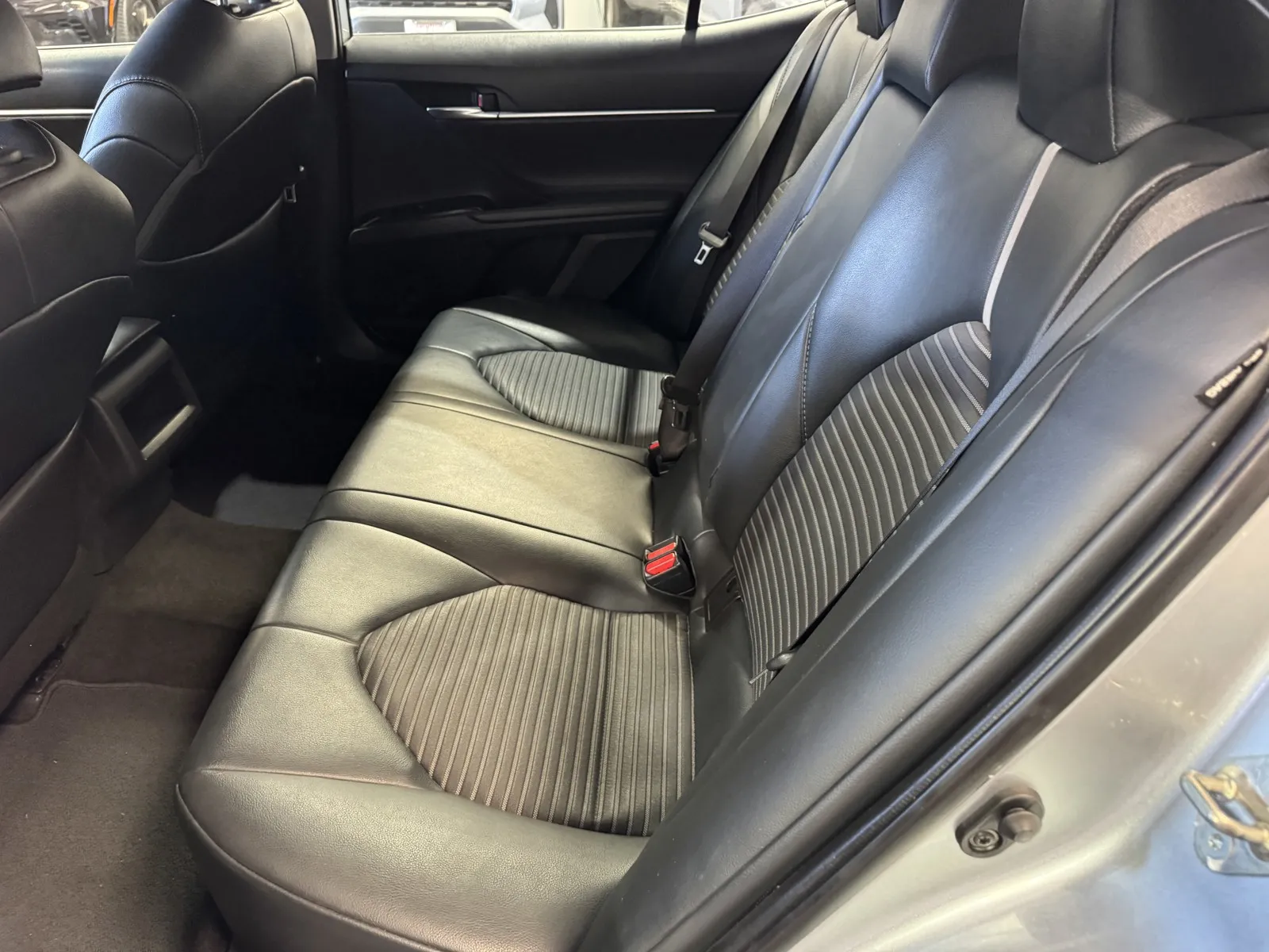 Toyota Camry photo 10