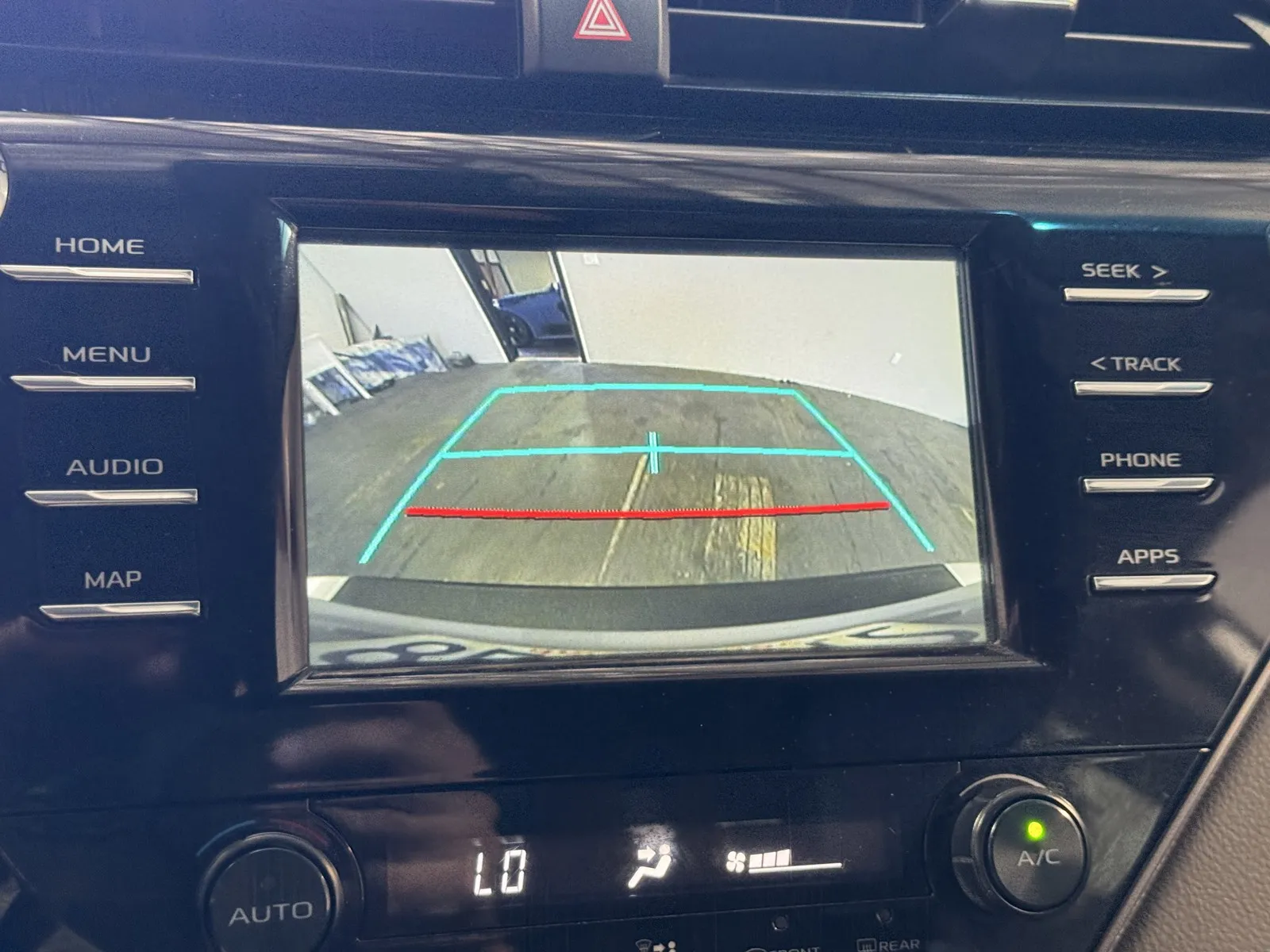 Toyota Camry photo 14
