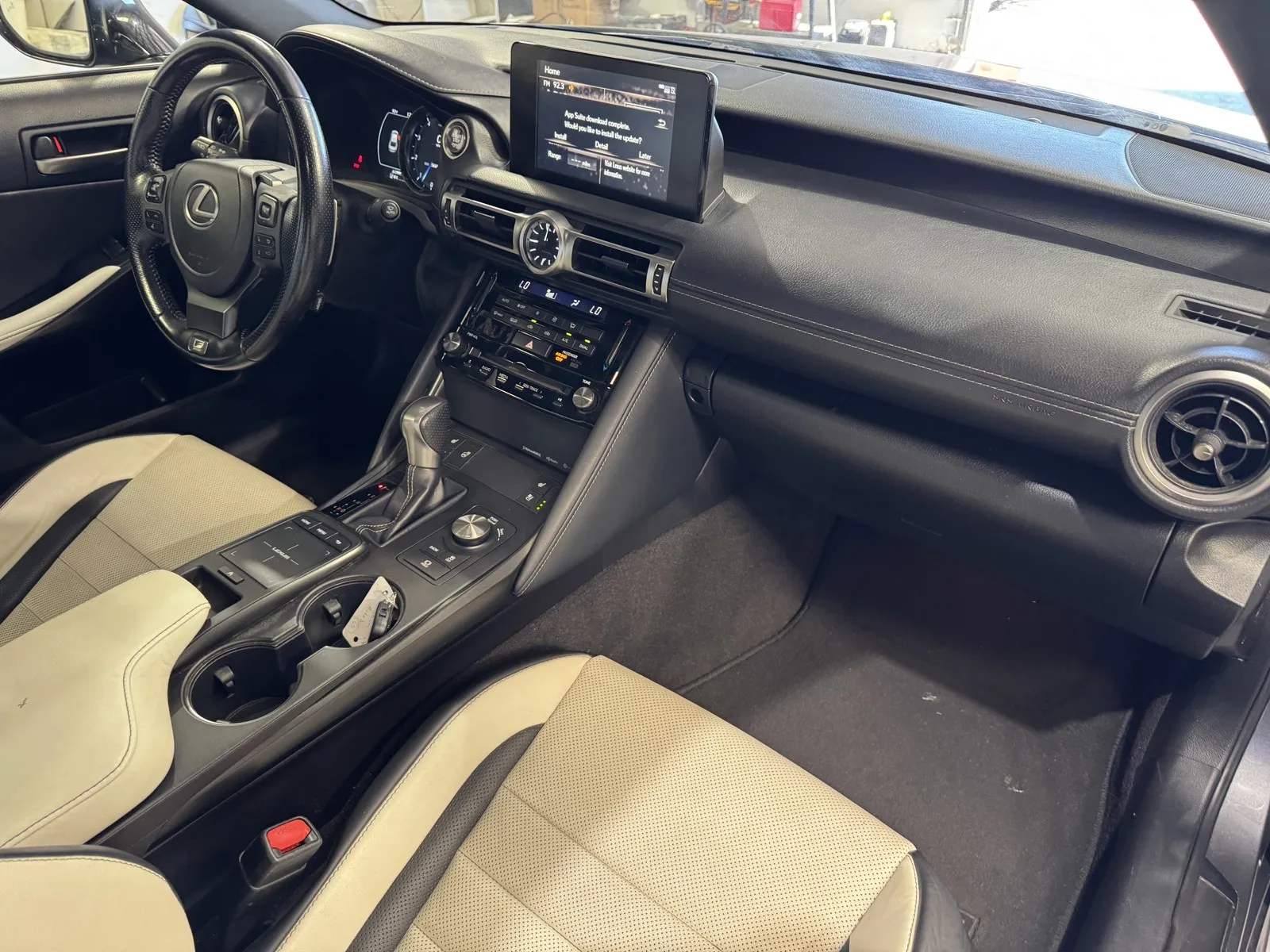 Lexus IS350 photo 5