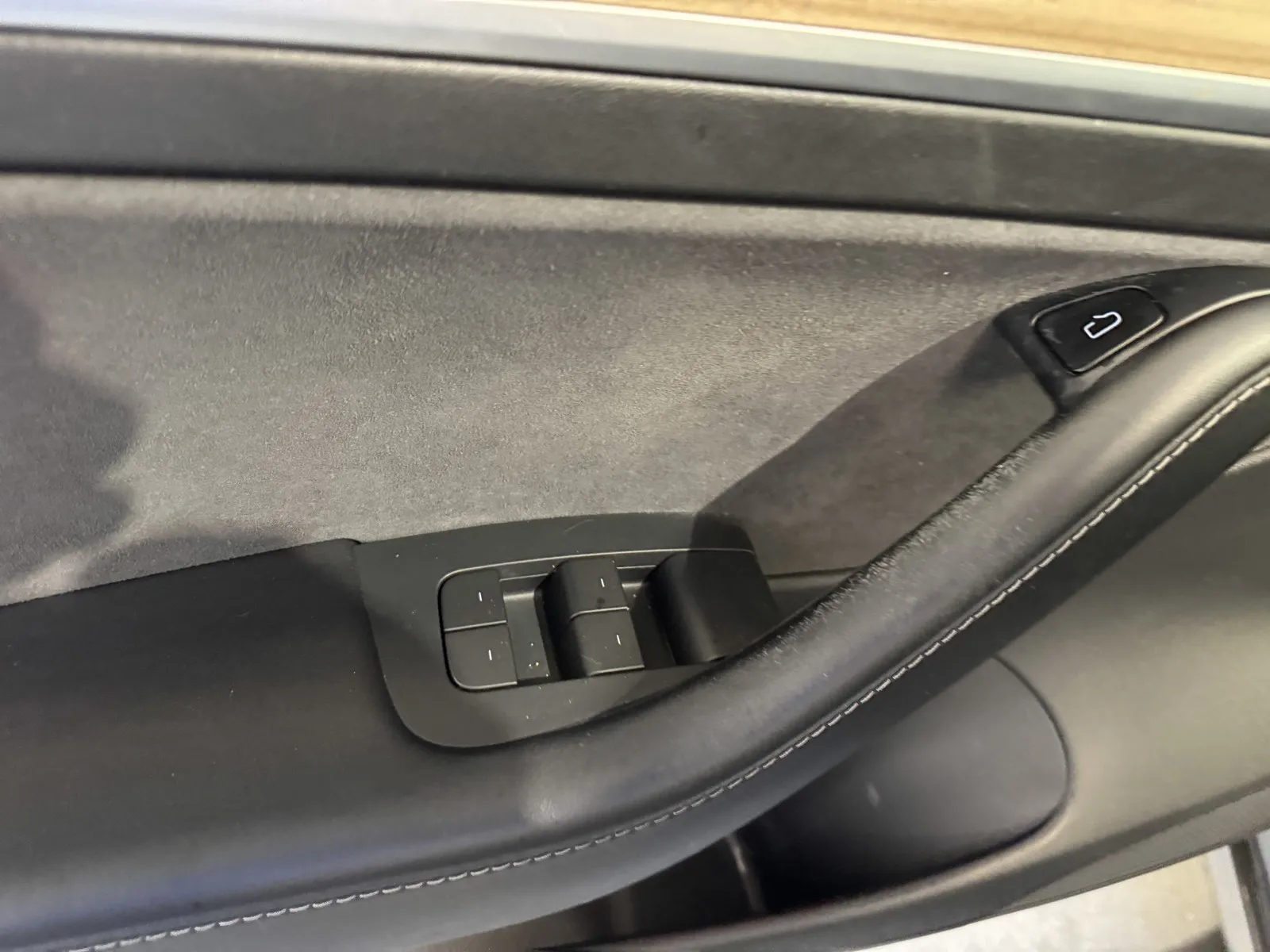 Tesla Model 3 photo 14