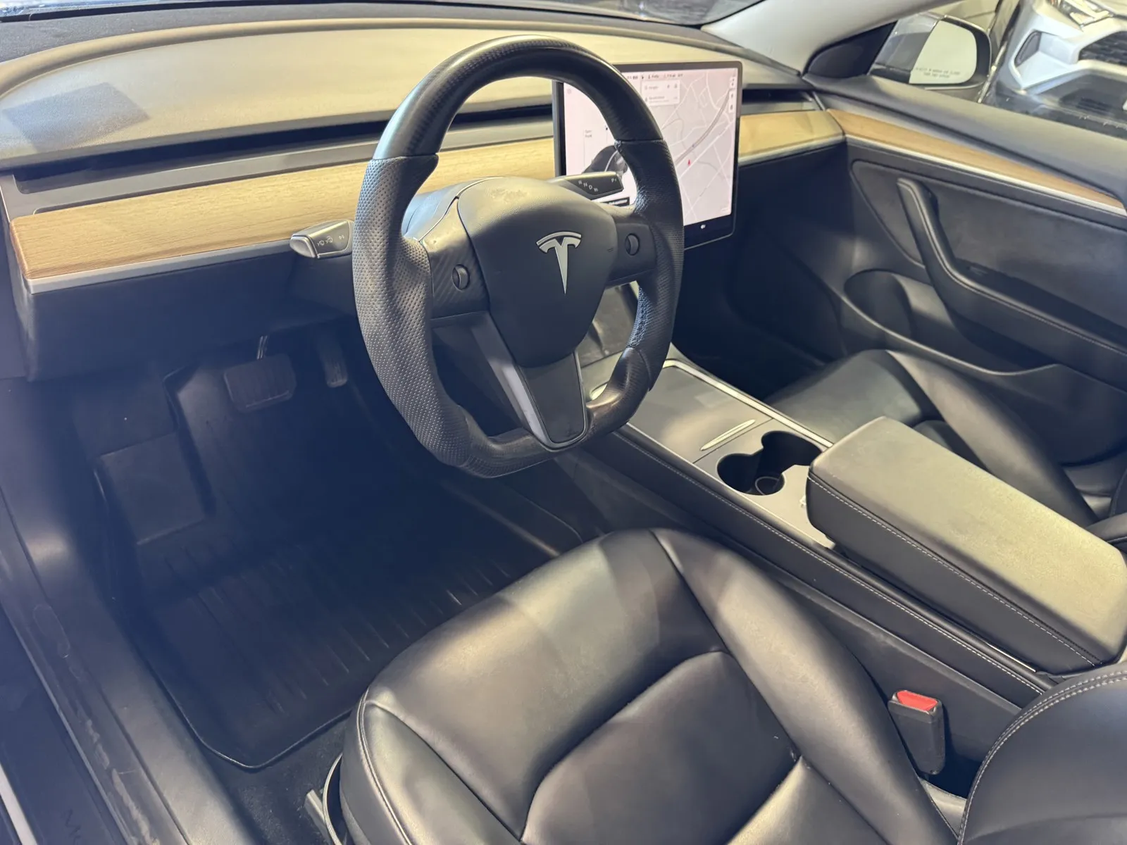 Tesla Model 3 photo 11