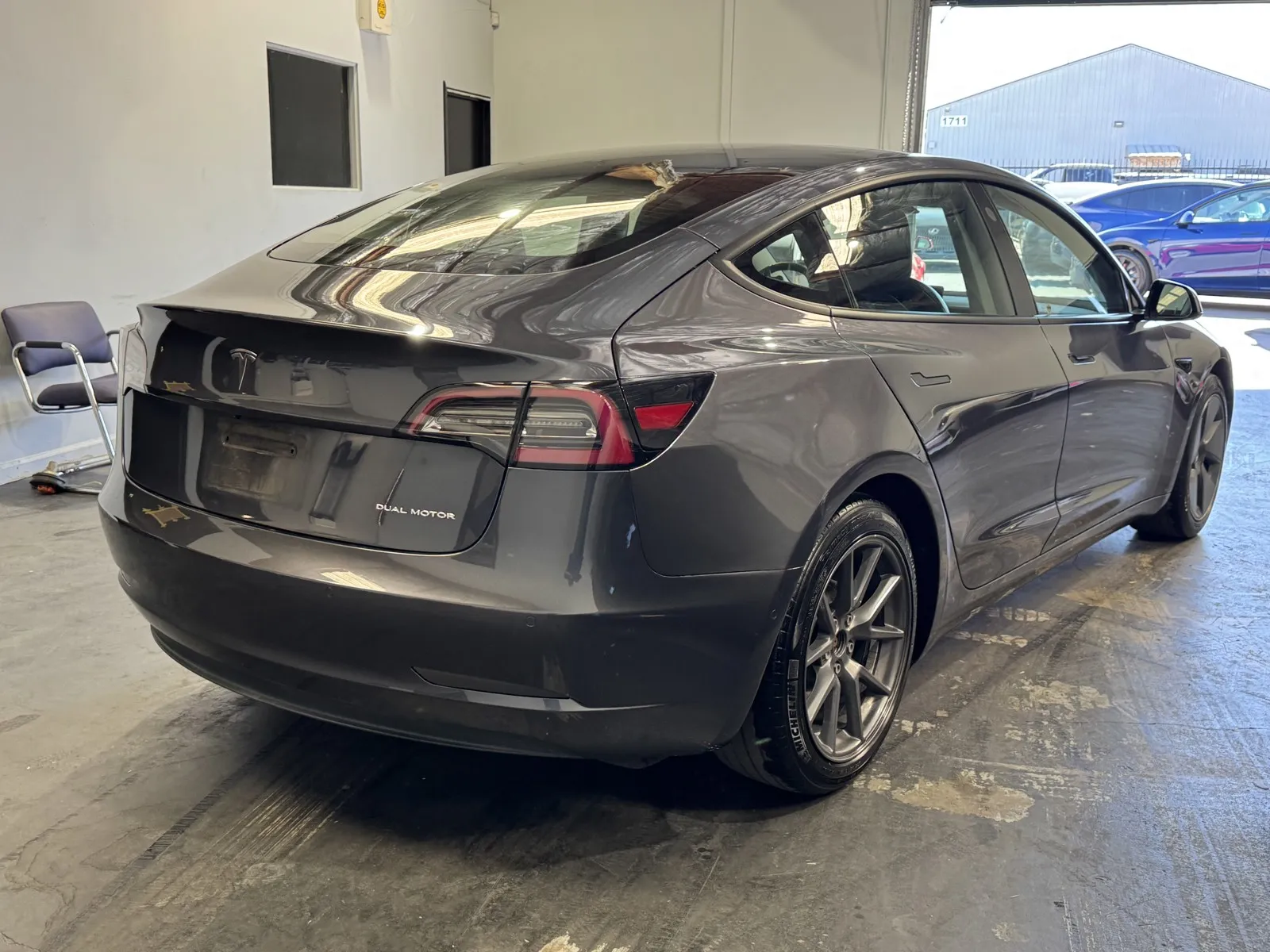 Tesla Model 3 photo 4