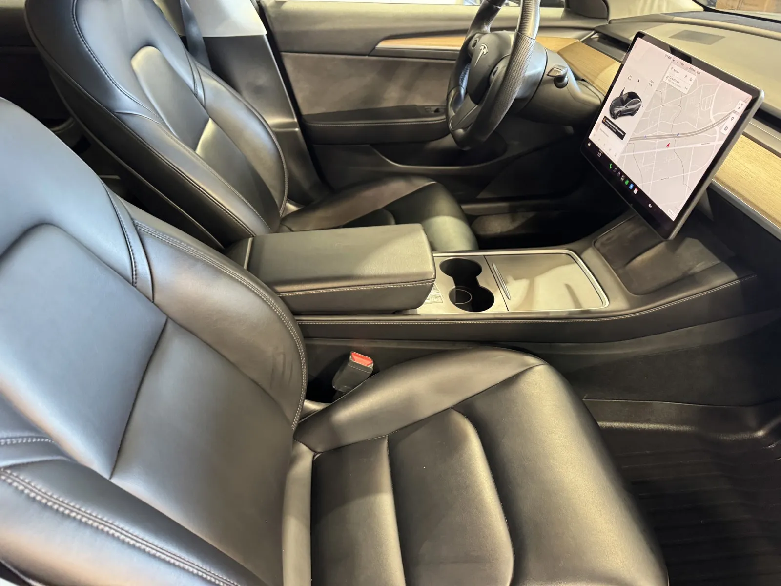 Tesla Model 3 photo 6